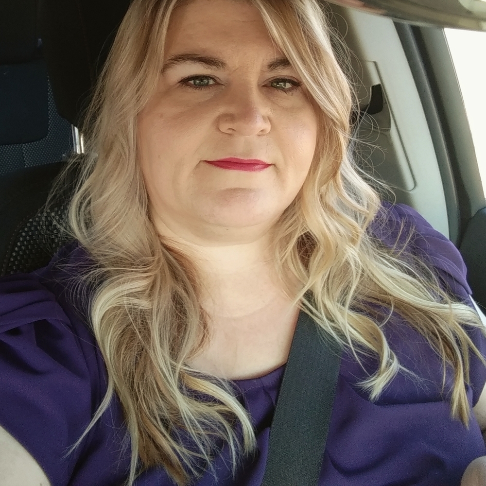 Meet your Posher, Angela